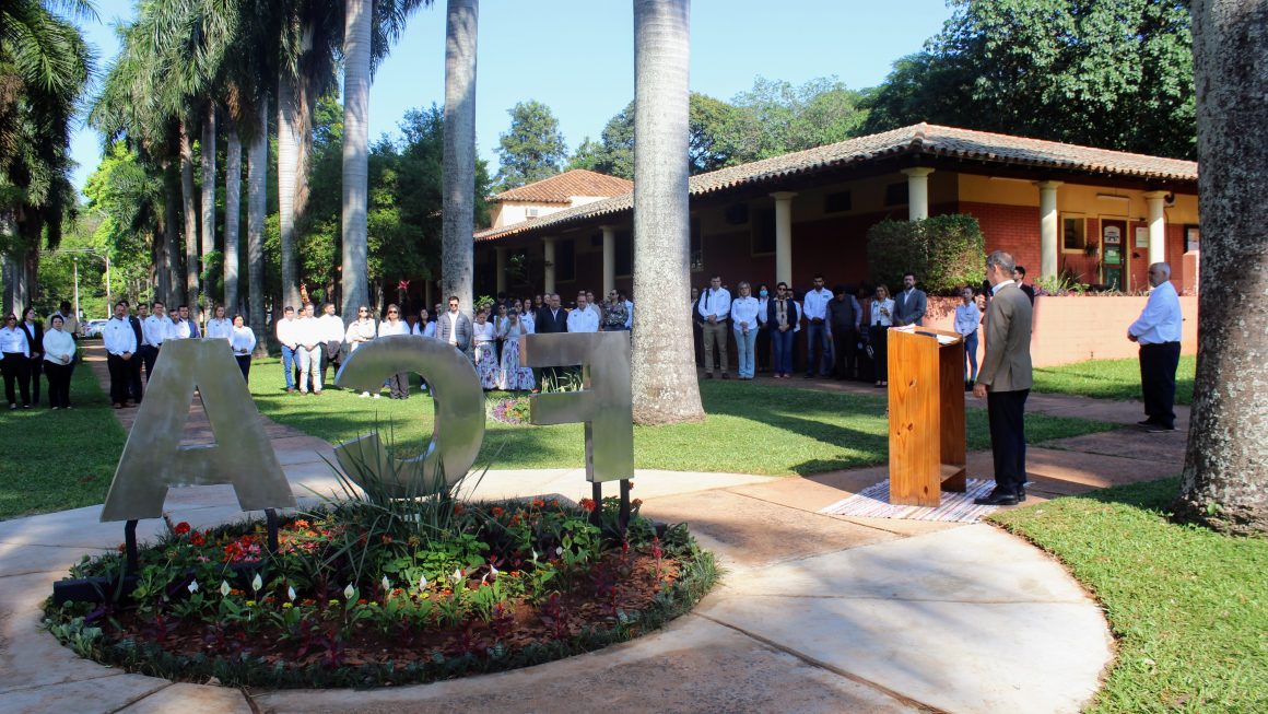 La FCA/UNA celebra su 69º Aniversario con renovado sitio web y letras corpóreas