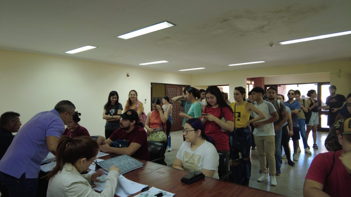 Becas de grado y postgrado para estudiantes y egresados de la FCA/UNA