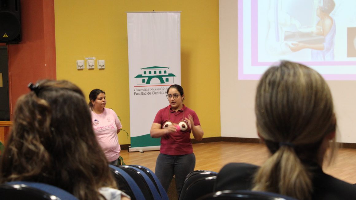 Taller sobre prevención del cáncer de mama