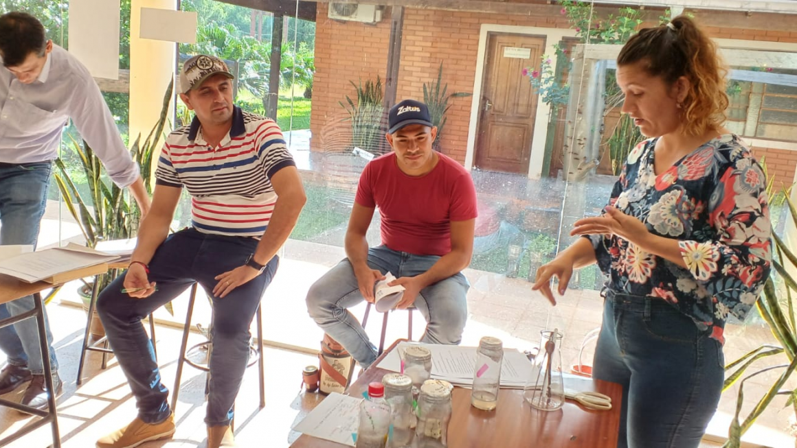 En Caazapá: estudiantes reciben capacitación en cultivo in vitro