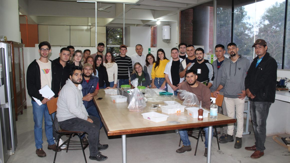 Estudiantes de la Filial San Pedro de Ycuamandyyú desarrollaron clases en el Laboratorio Calidad de Semillas