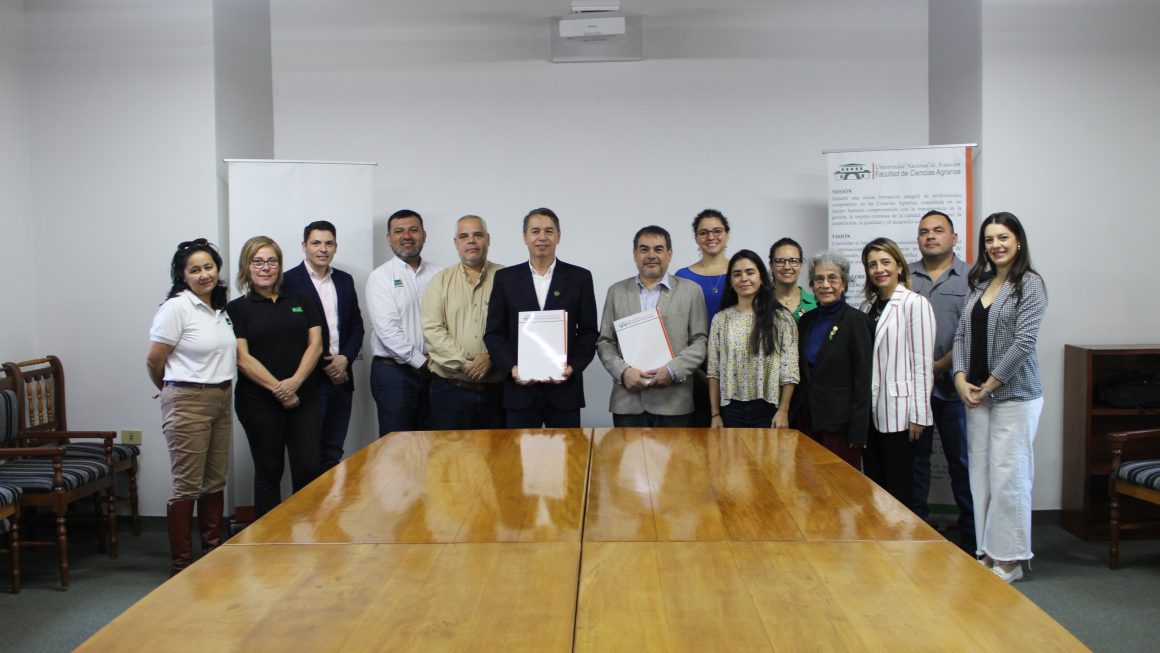 La FCA/UNA firmó convenio con Guyra Paraguay