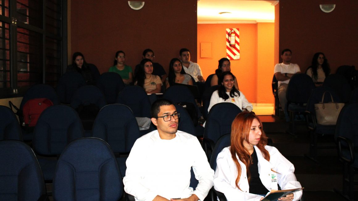 Estudiantes de Ingeniería Agroalimentaria participaron en Capacitación mediante la estrategia de juego de roles sobre Buenas Prácticas de Manipulación de Alimentos