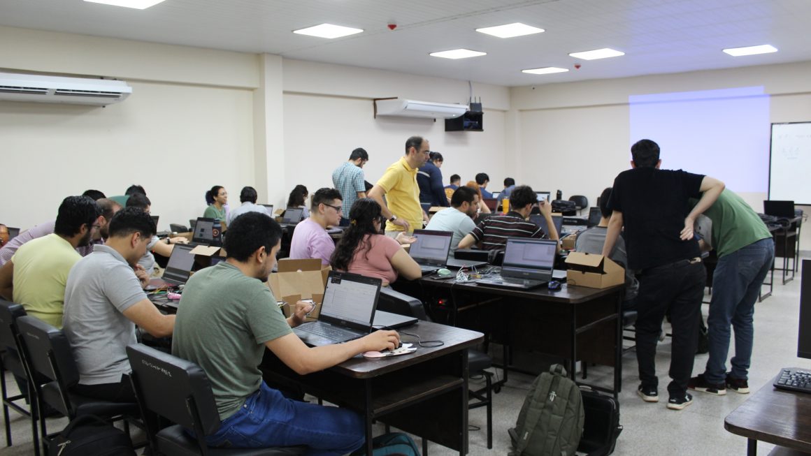 Talleres sobre sistema de riego inteligente en la FCA/UNA