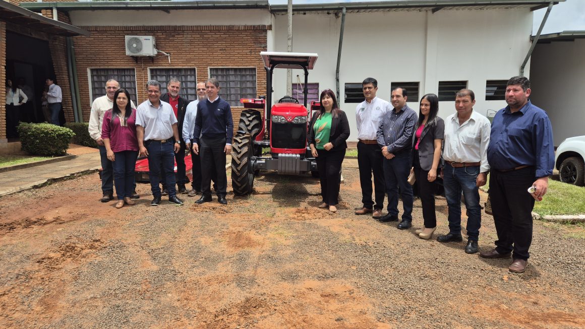 Facultad de Ciencias Agrarias de la UNA habilitó laboratorio de suelos y salas de informática con nuevos equipamientos en Filial Santa Rosa Misiones