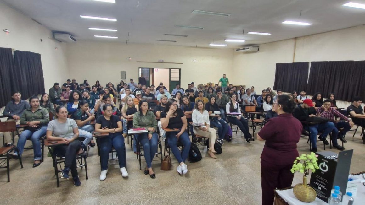 Charla “Detecta y Protege: Promoviendo la Salud a través del Autotest de VIH” en la Facultad de Ciencias Agrarias, Filial Pedro Juan Caballero
