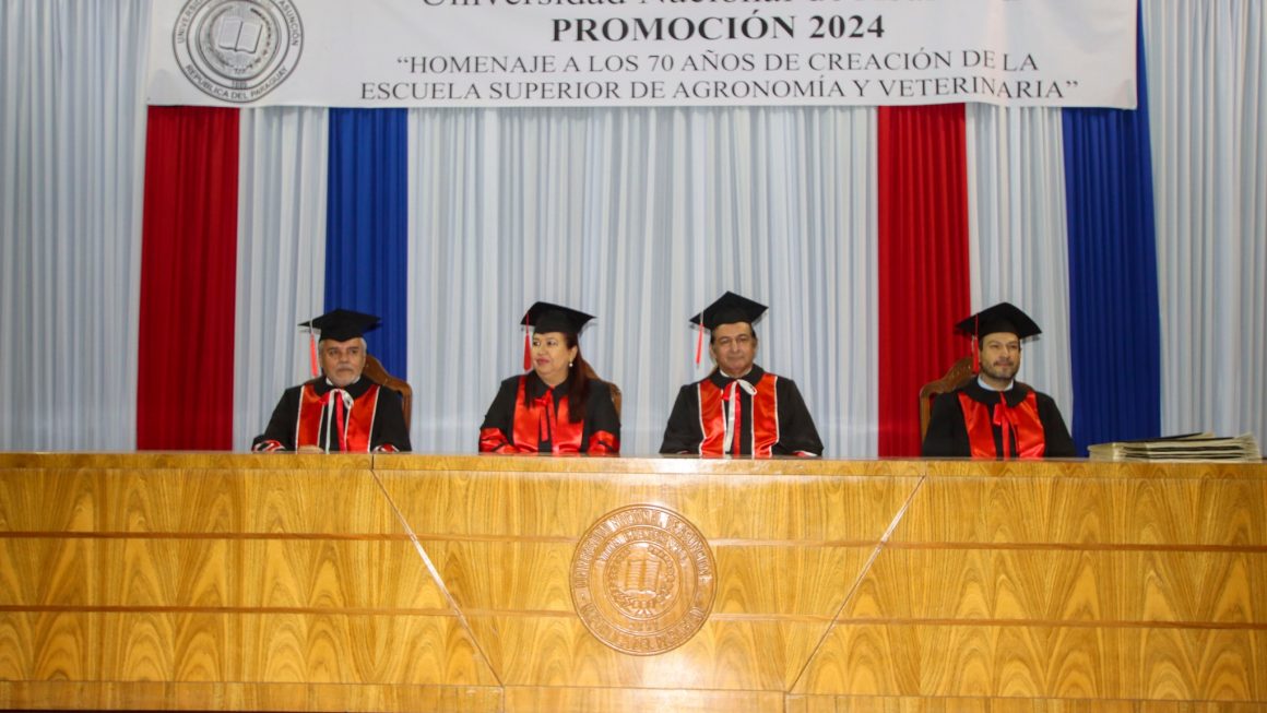 Promoción 2024 de la UNA en homenaje a la creación de la FCA/UNA