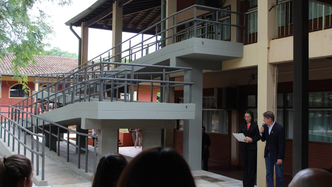 Habilitación oficial de plazoleta y rampa inclusiva en la FCA/UNA