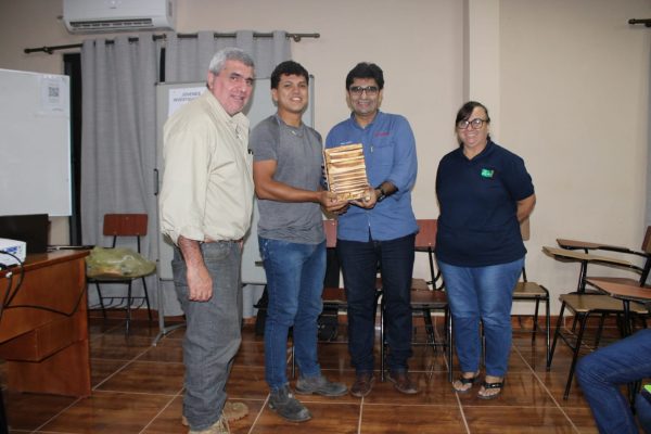 Concienciación sobre Polinizadores y su Impacto en la Producción Agropecuaria