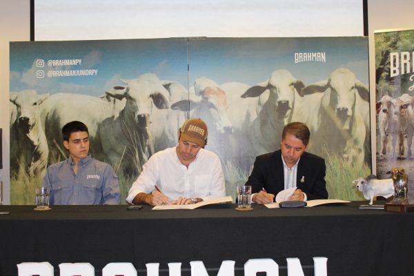 La FCA/UNA y la Asociación Paraguaya de Criadores de Brahman firmaron convenio