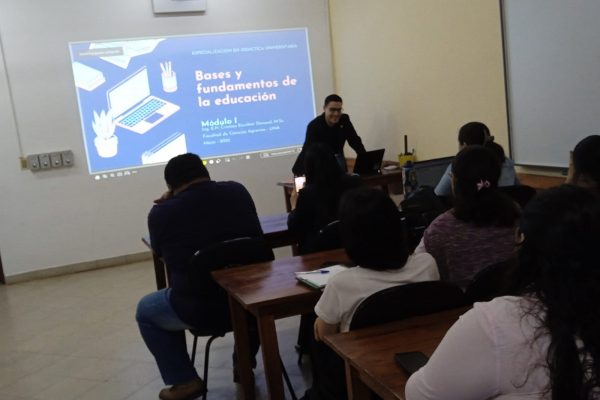 Acto de Bienvenida a los Estudiantes del Programa de Especialización en Didáctica Universitaria – FCA/UNA, Casa Matriz