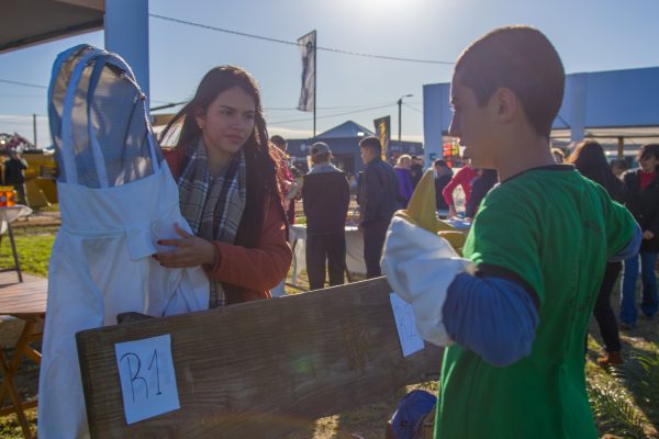 FCA/UNA presente en Expo Pioneros 2025 con iniciativa educativa para futuras generaciones