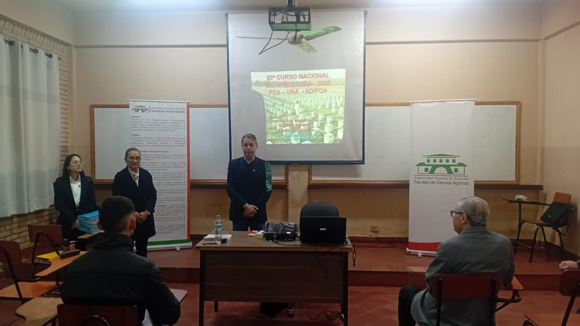 Inició  el 53° Curso Nacional de Apicultura en la FCA/UNA