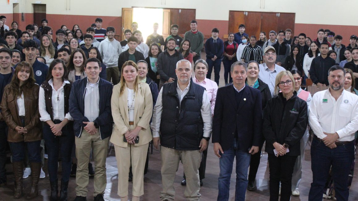 Bienvenida a los nuevos estudiantes del primer semestre 2025 de la FCA/UNA