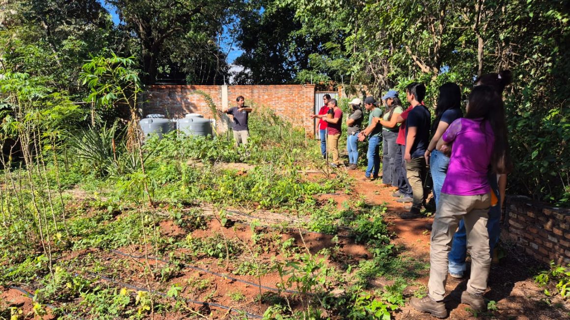Estudiantes de Ingeniería en Ecología Humana visitaron  “La Compostera”