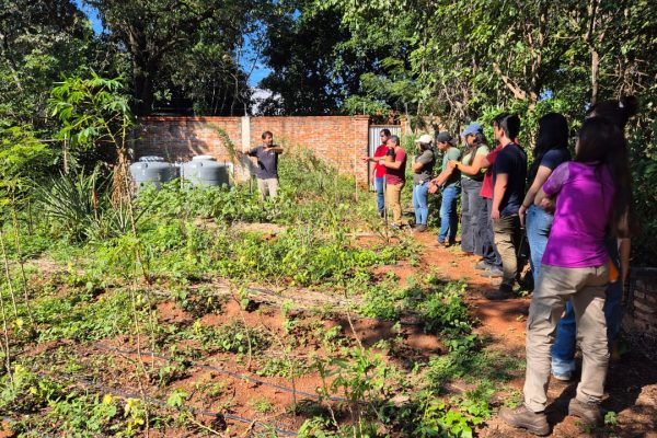 Estudiantes de Ingeniería en Ecología Humana visitaron  “La Compostera”