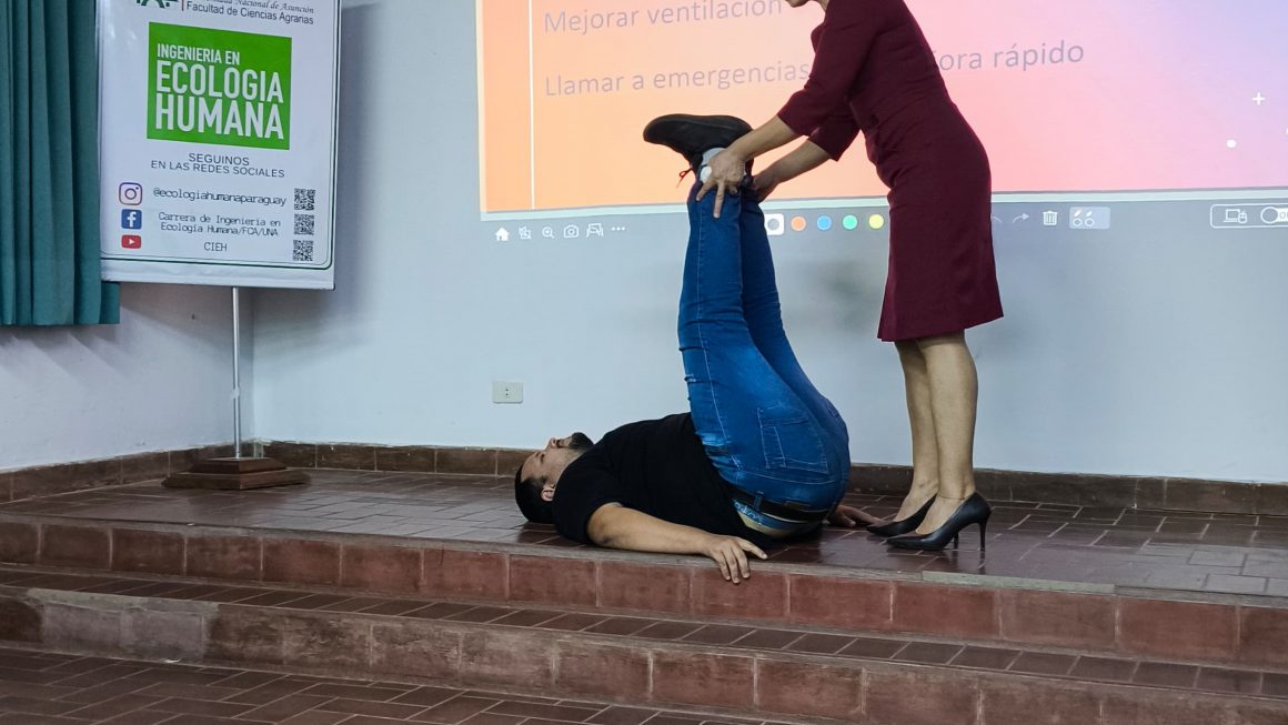 Estudiantes se capacitan en Primeros Auxilios para fortalecer la respuesta ante emergencias en la FCA/UNA