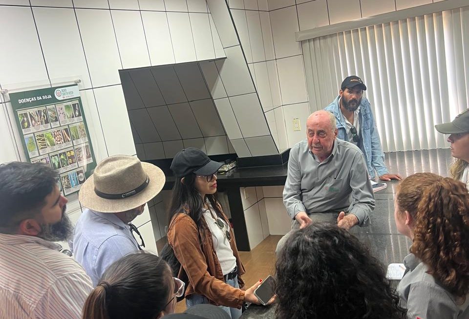 Estudiantes de Maestría en Producción Vegetal visitaron empresa semillera