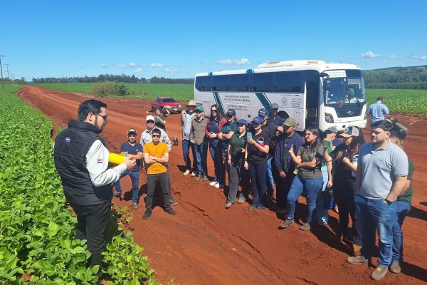 Estudiantes de la FCA/UNA, Filial Boquerón realizaron una gira de estudios por Itapúa