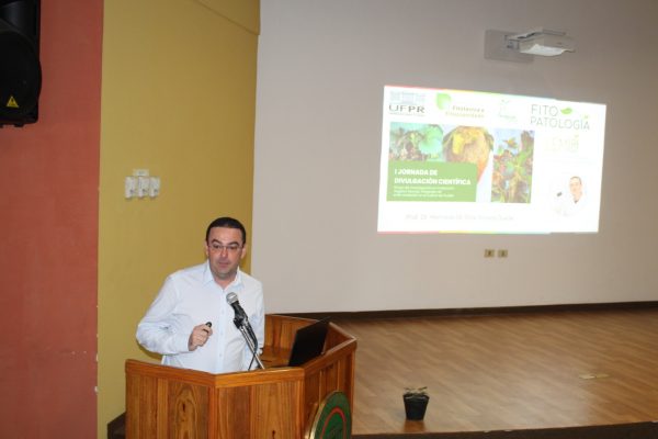 Jornada de Divulgación Científica sobre Manejo de Enfermedades en el Cultivo de Frutilla