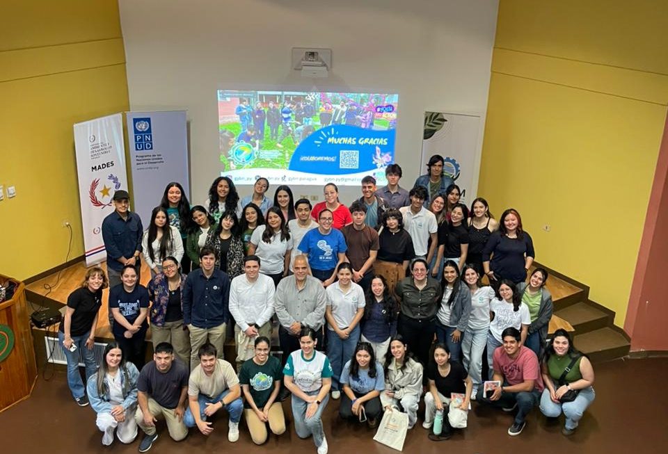 Juventudes por el Futuro de la Biodiversidad: Estudiantes de la FCA/UNA participan en Validación de Documento