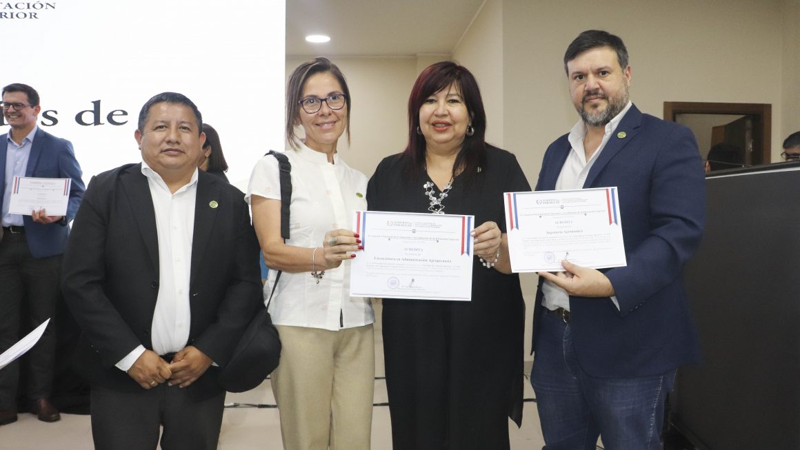Ingeniería Agronómica y Licenciatura en Administración Agropecuaria recibieron certificados de acreditación de la ANEAES