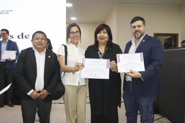 Ingeniería Agronómica y Licenciatura en Administración Agropecuaria recibieron certificados de acreditación de la ANEAES