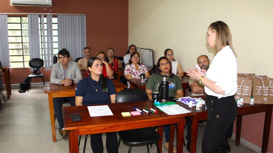 Conversatorio por el Día Mundial de la Lucha contra la Obesidad en la FCA/UNA