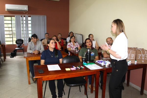 Conversatorio por el Día Mundial de la Lucha contra la Obesidad en la FCA/UNA