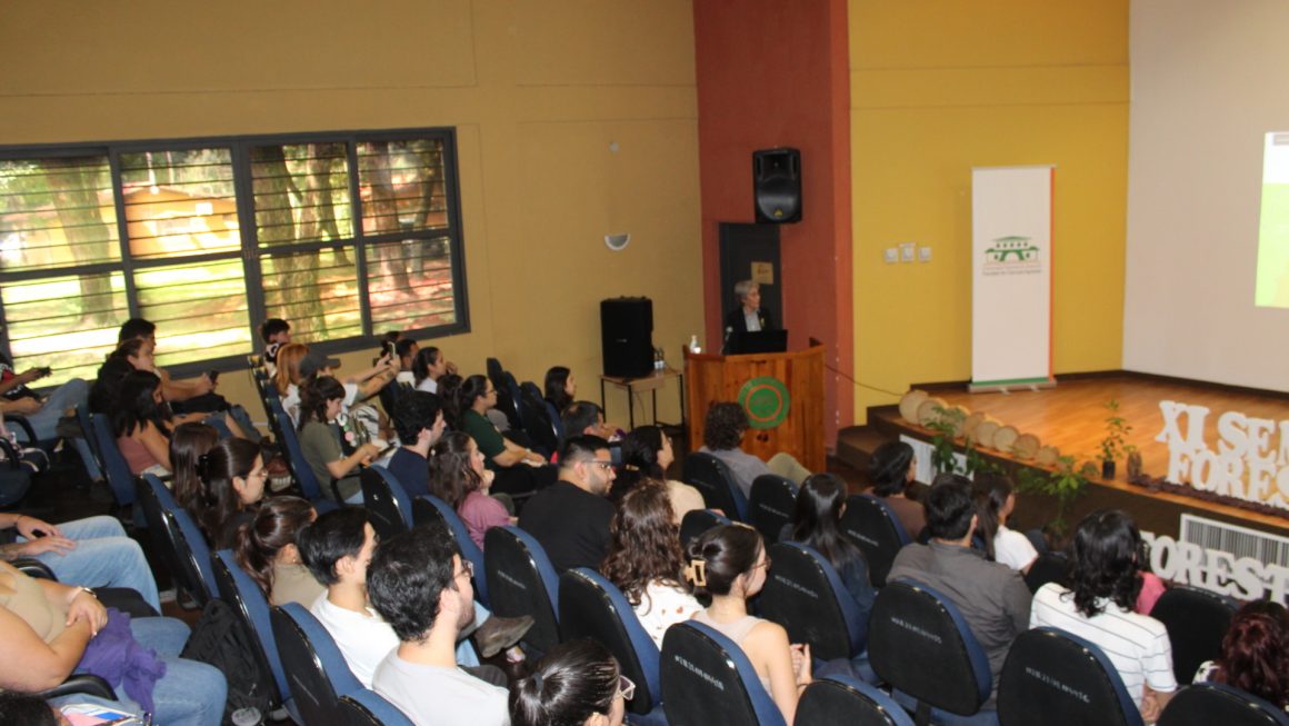 Conmemoración de los 25 años de las Parcelas Permanentes y actividades científicas marcaron la tercera jornada de la XI Semana Forestal en la FCA/UNA