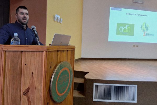 Emprendimientos Forestales que Inspiran en la FCA/UNA