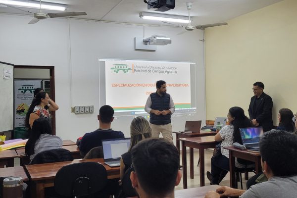 Inició la Especialización en Didáctica Universitaria de la FCA/UNA