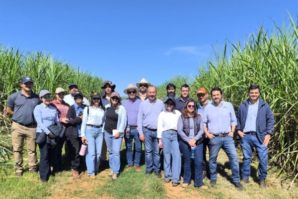 Gira de estudios a la empresa AZPA de estudiantes de la Maestría en Producción Vegetal