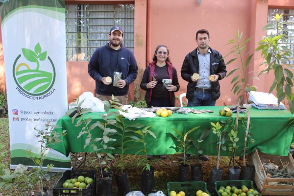 Feria impulsada por la FCA/UNA promovió espacios de comercialización y vinculación