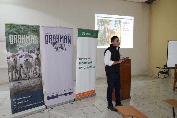 Charla sobre criterios de selección y manejo de la raza Brahman en el Paraguay
