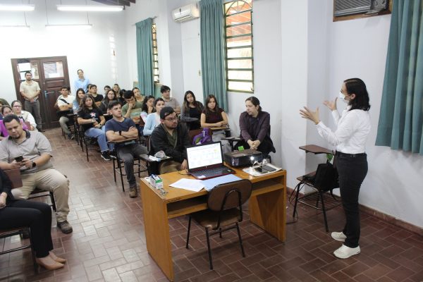 Comunidad estudiantil se informa sobre los avances hacia la reacreditación de la Carrera Ingeniería en Ecología Humana