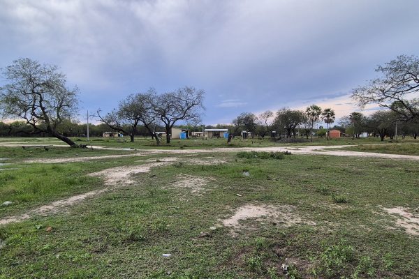 FCA/UNA acompaña a la comunidad Yakye Axa en el análisis de alternativas para la conservación de su territorio