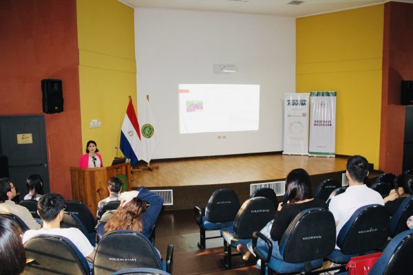 II Jornada de Divulgación Científica promovió el intercambio de conocimientos sobre virología vegetal en la FCA/UNA