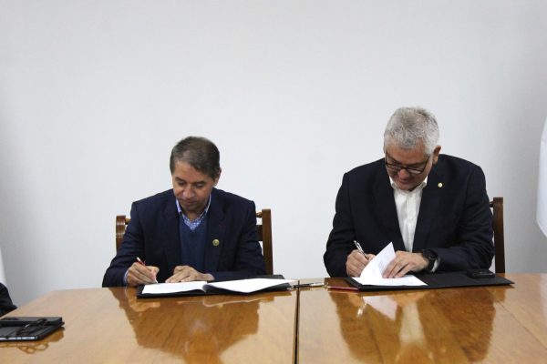 La FCA/UNA firmó convenio con la Cámara de Fitosanitarios y Fertilizantes