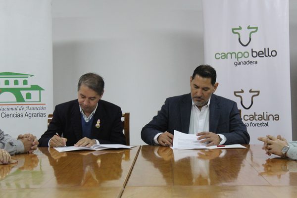 La FCA/UNA firmó convenio con la Ganadera Forestal Santa Catalina
