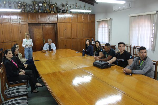 FCA/UNA inicia curso intensivo de español para delegación del Instituto Federal de Mato Grosso do Sul