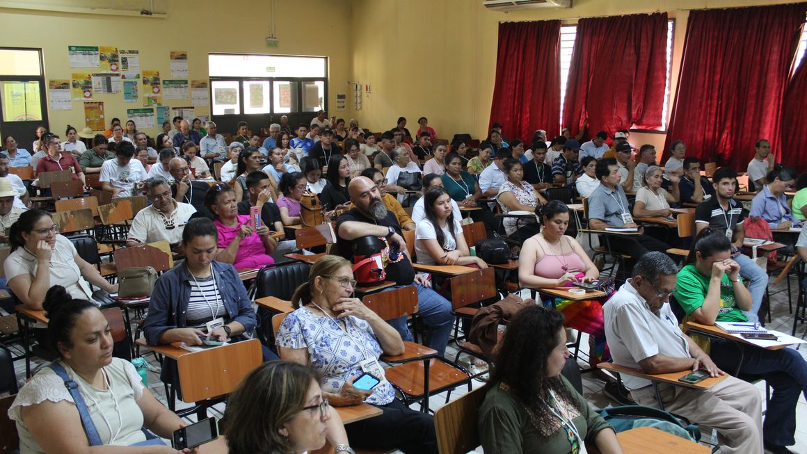 FCA/UNA destaca el uso de biodigestores para la producción de abono orgánico y biogás en la última jornada del Congreso Nacional de Agroecología